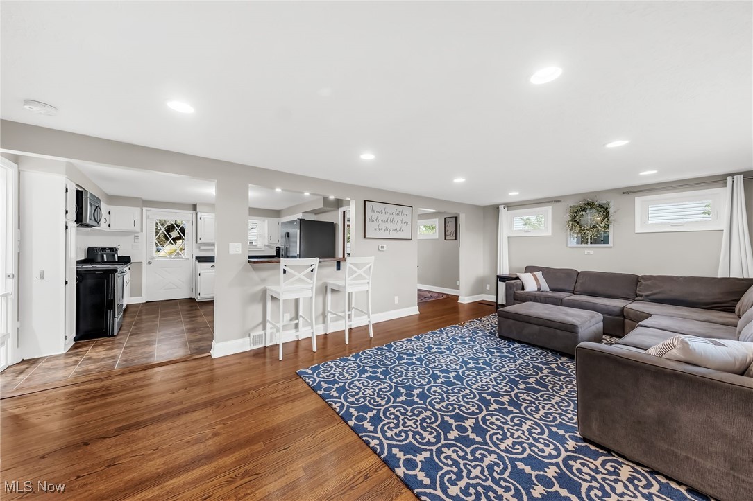 328 Sunset Boulevard, Wadsworth, Ohio image 3