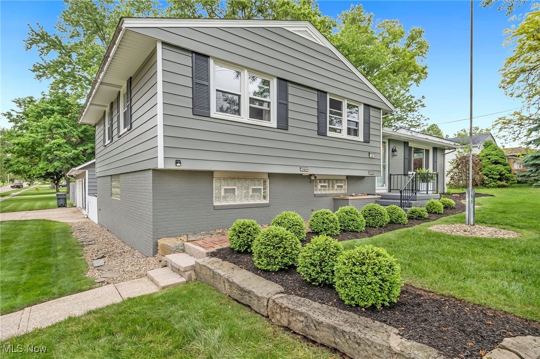 328 Sunset Boulevard, Wadsworth, Ohio image 2