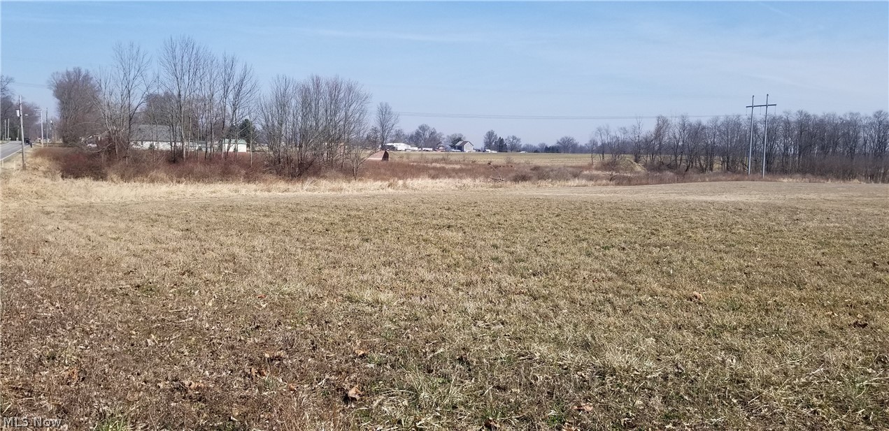 AUCTION Tuesday April 27th, 2021 6:00 PM
Here is an exciting offering that is seconds from US 250 and minutes from Apple Creek, Fredericksburg, and Wooster. The land is slightly rolling to flat and as a result it provides highly ideal building sites that give great access to local amenities, as well as prime commercial opportunity for someone looking to expand their business. If you’re looking for a property that offers something for everyone, this is it. Electric and natural gas are available. Gas, oil, and all other mineral rights transfer.