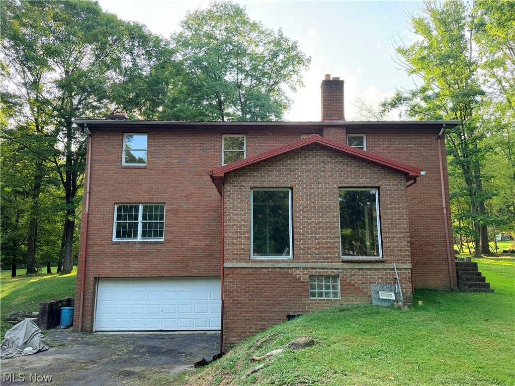 218 Meadowood Drive