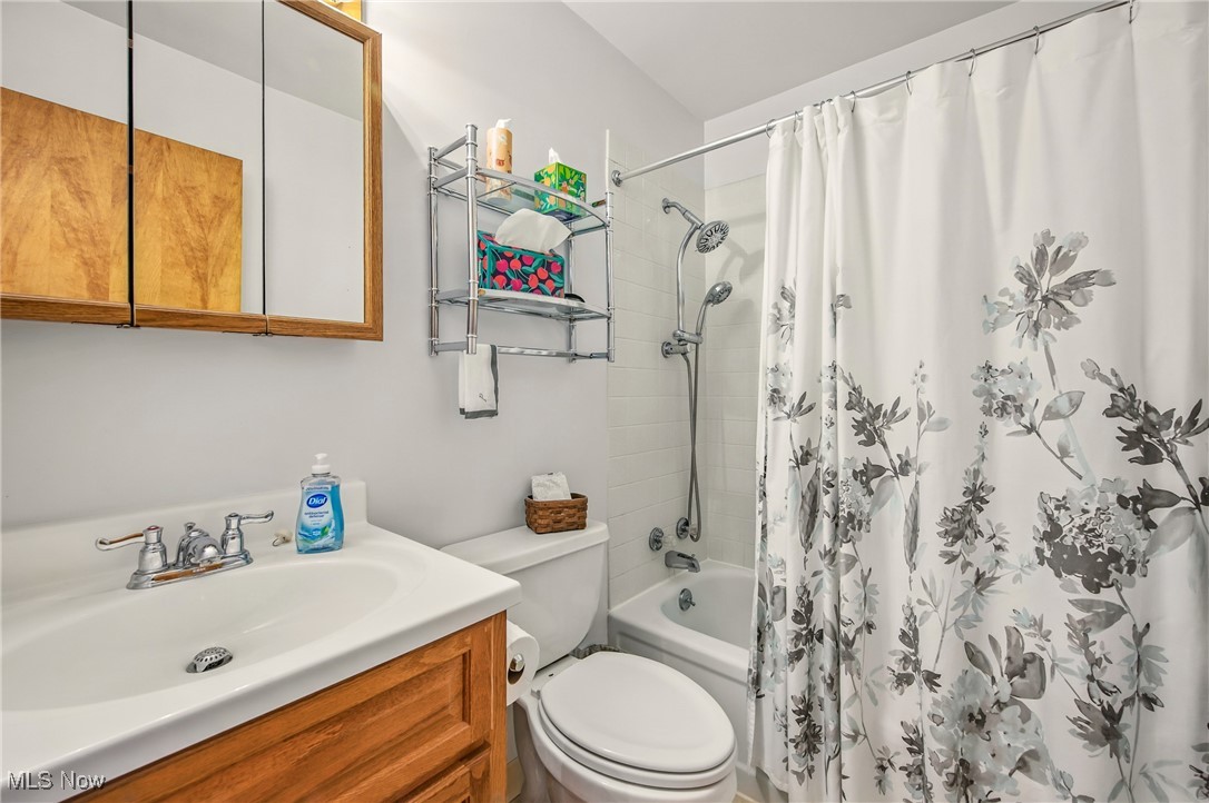 1356 Pembrooke Drive #A, Salem, Ohio image 23