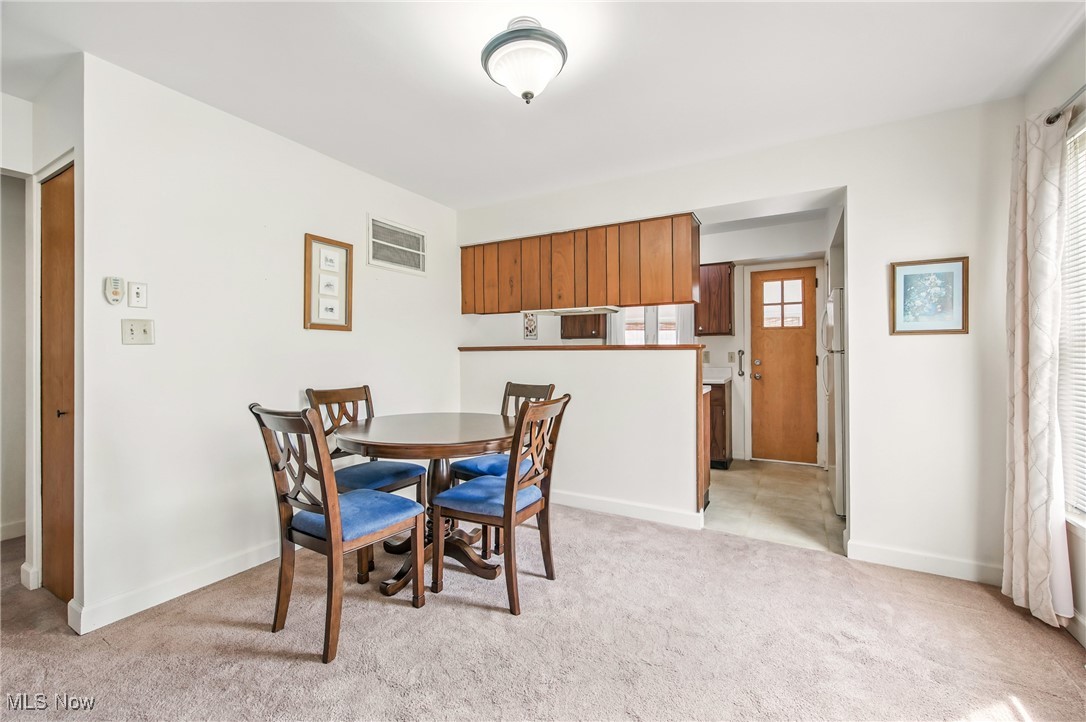 1356 Pembrooke Drive #A, Salem, Ohio image 12