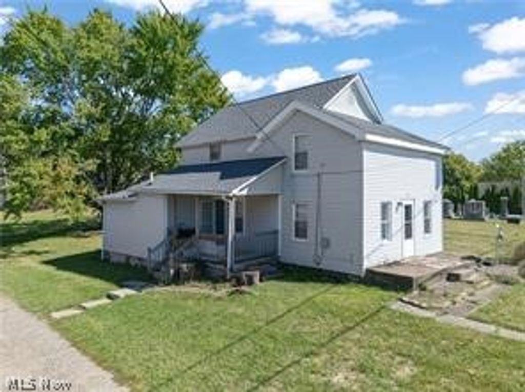 Photo of 223 E Maple Street E, Hartville, OH 44632 (MLS # 5191378)