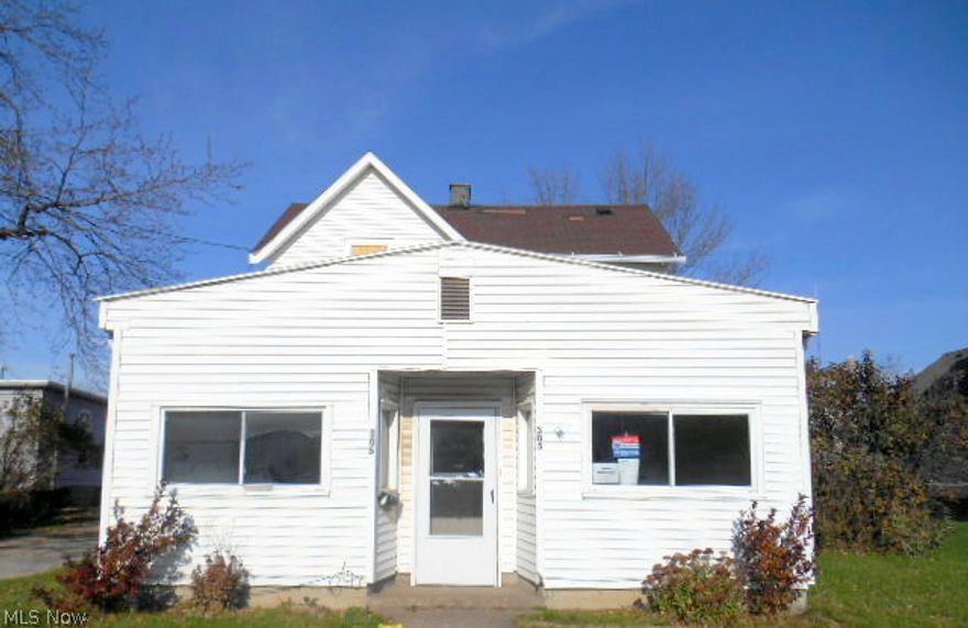 Darling Colonial Style home in Elyria! This home features 4 Spacious Bedrooms and 2 Baths. Formal dining Room with built ins and a nicely sized Living Room. Great area with lots of charm and character!  Just add your personal touches to make this one home! Schedule your showing Today!