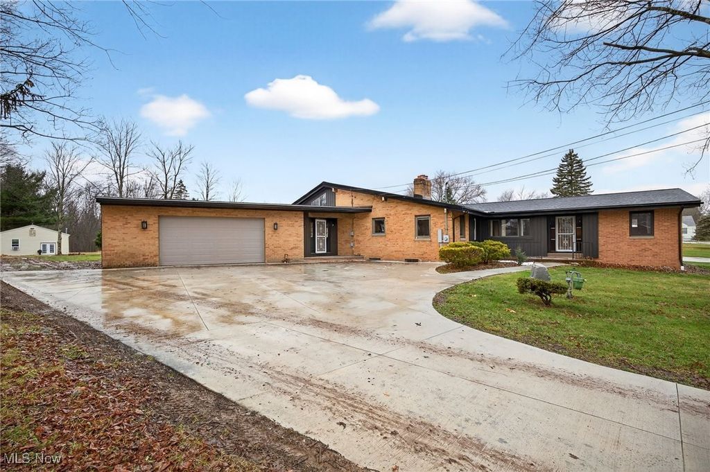 Photo of 3863 Wiltshire Road, North Royalton, OH 44133 (MLS # 5184053)