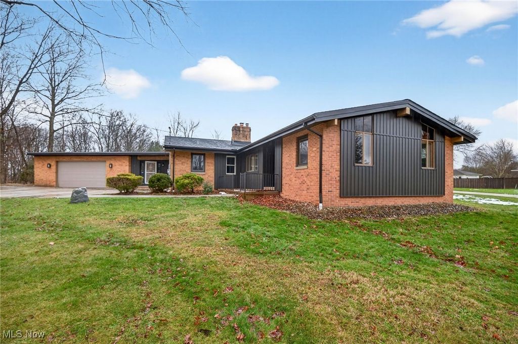 Photo of 3863 Wiltshire Road, North Royalton, OH 44133 (MLS # 5184053)