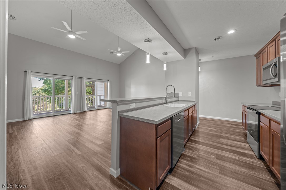 Residence on the Green - Residential