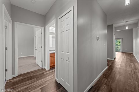 Tiny photo for 5547 Beavercrest Drive #211, Lorain, OH 44053 (MLS # 5190574)