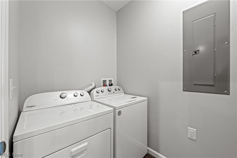 Tiny photo for 5547 Beavercrest Drive #211, Lorain, OH 44053 (MLS # 5190574)