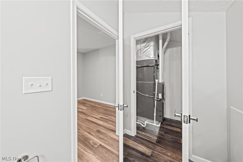 Tiny photo for 5547 Beavercrest Drive #211, Lorain, OH 44053 (MLS # 5190574)