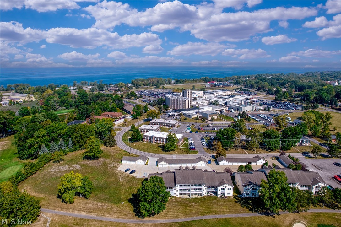 Residence on the Green - Residential