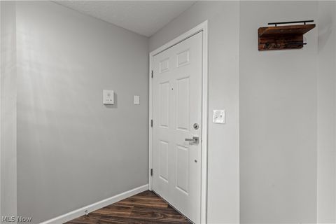 Tiny photo for 5547 Beavercrest Drive #211, Lorain, OH 44053 (MLS # 5190574)