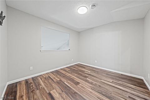 Tiny photo for 5547 Beavercrest Drive #211, Lorain, OH 44053 (MLS # 5190574)