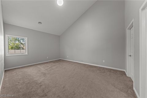 Tiny photo for 5547 Beavercrest Drive #211, Lorain, OH 44053 (MLS # 5190574)