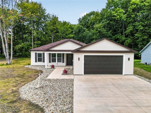 Photo of 314 Morgan Terrace, Roaming Shores, OH 44084 (MLS # 5239610)