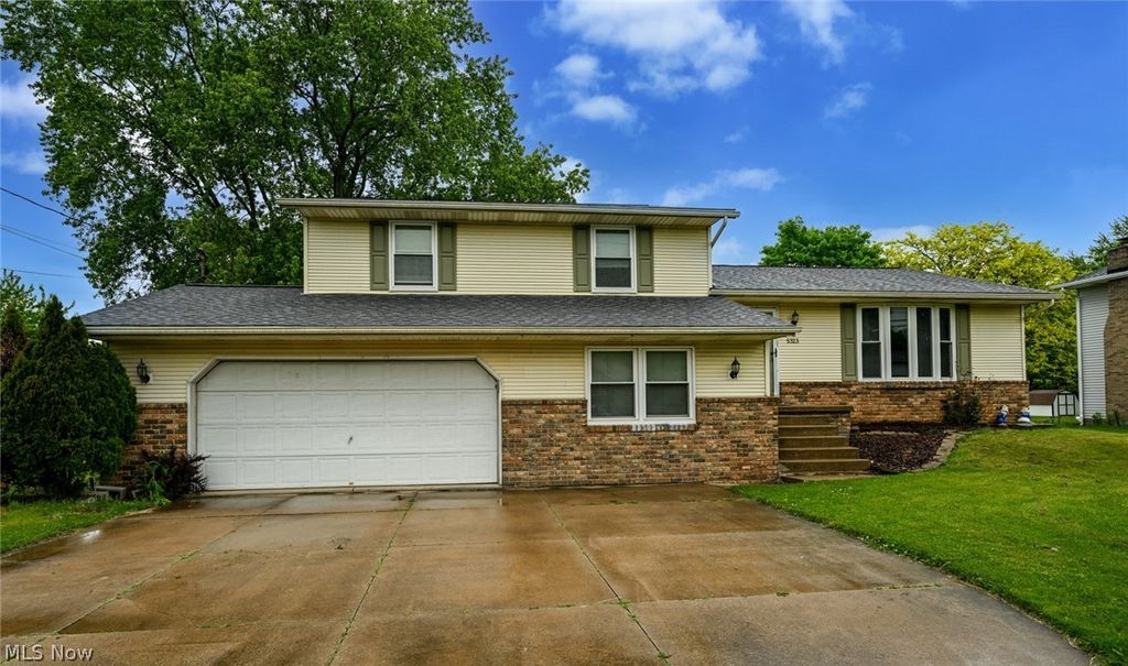 Photo of 5323 Francesca Street NE, Louisville, OH 44641 (MLS # 5211700)