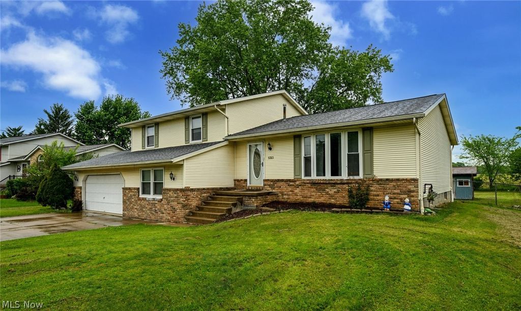 Photo of 5323 Francesca Street NE, Louisville, OH 44641 (MLS # 5211700)