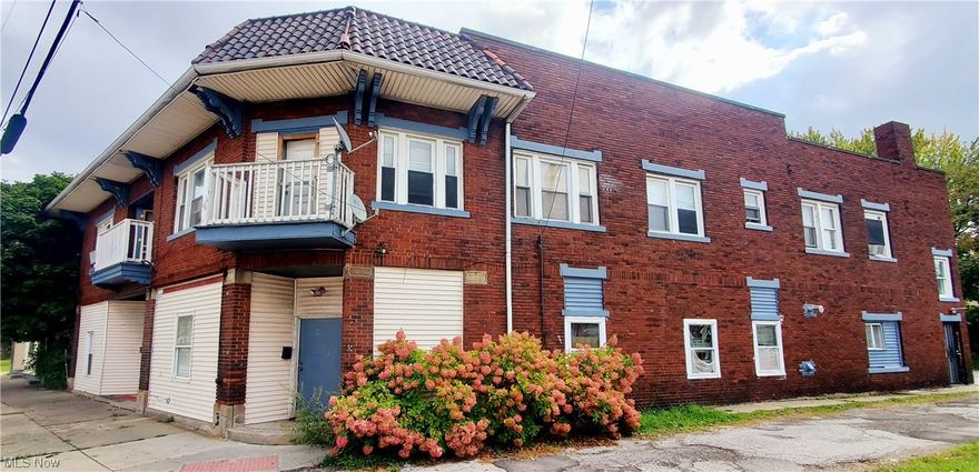 Calling all investors - this fully occupied four-plex is ready to be added to your portfolio!  All units are rented, month-to-month. Three of the four units are rented by long-term tenants who wish to continue renting.   The fourth unit has been newly rented in the last year.  
Updates include but are not limited to the following: four new furnaces (three installed in 2017 and one in 2021), four new hot water tanks (two installed in 2017 and two in 2021), and new entry doors (2021).  There have been regular roof tune-ups performed on the flat portion of the roof and the windows have been replaced throughout.

Make your best offer today!