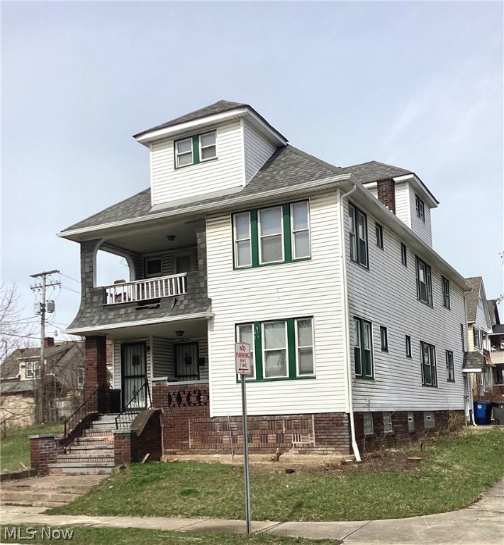 Very Large and Spacious 2 unit Multi-Family Home complete with finished 3rd Floor. Newly Renovated & Remodeled, both the 1st & 2nd floor are large units with Living Room, Bonus Room Sunroom off Living Room, Dining Rooms, Large kitchens, 2 Spacious Bedrooms and Bath. The finished 3rd floor rents with the 2nd floor unit and include 3 extra bedrooms. The Kitchen have been completed with New Cabinets, Countertops, and Vinyl Flooring. The Hardwood Flooring has been Resurfaced. Third Floor has All New Carpeting. The Basement has Newer Furnaces & Hot Water Tanks. Basement has been Painted, Upgraded Electric Panels. (First Floor will be rented for $900). (2nd & 3rd Floor is currently under lease for $1200) Great Income-Cash Flowing Property.
Projected Rents= $2100 monthly, $25200 Annual Rental Income.