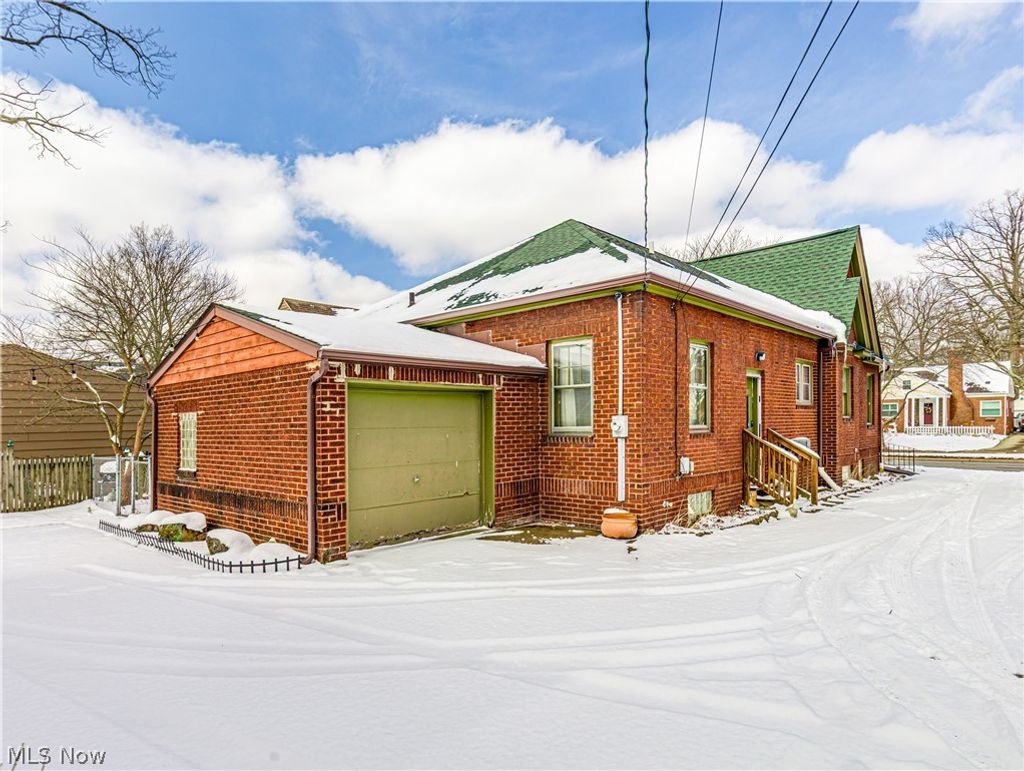 Photo of 1732 Broad Boulevard, Cuyahoga Falls, OH 44223 (MLS # 5189066)