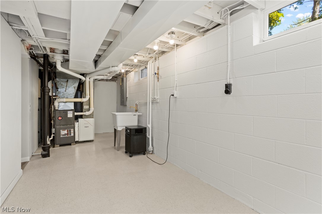 Williamsburg Heights 05 - Residential