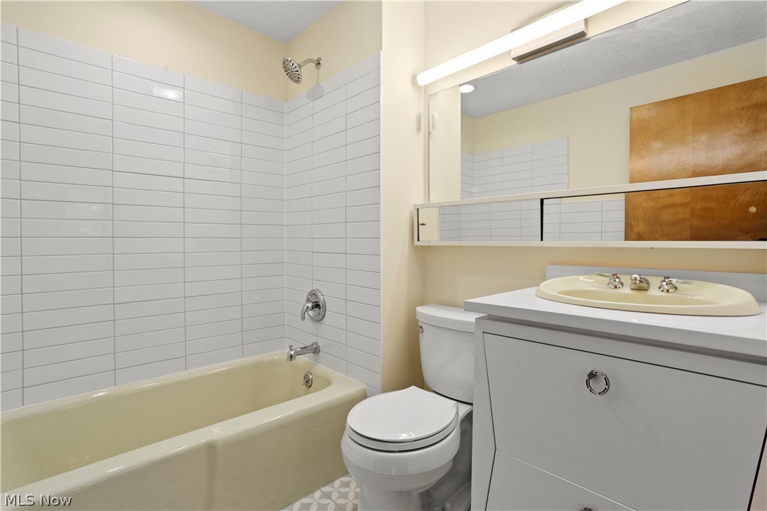 Williamsburg Heights 05 - Residential