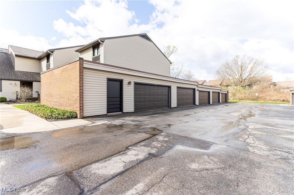 Oak Knolls Condo - Residential