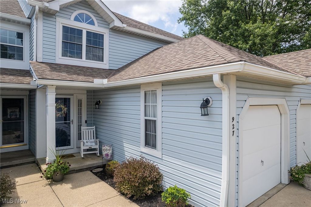 Photo of 927 Sturbridge Drive, Medina, OH 44256 (MLS # 5178560)