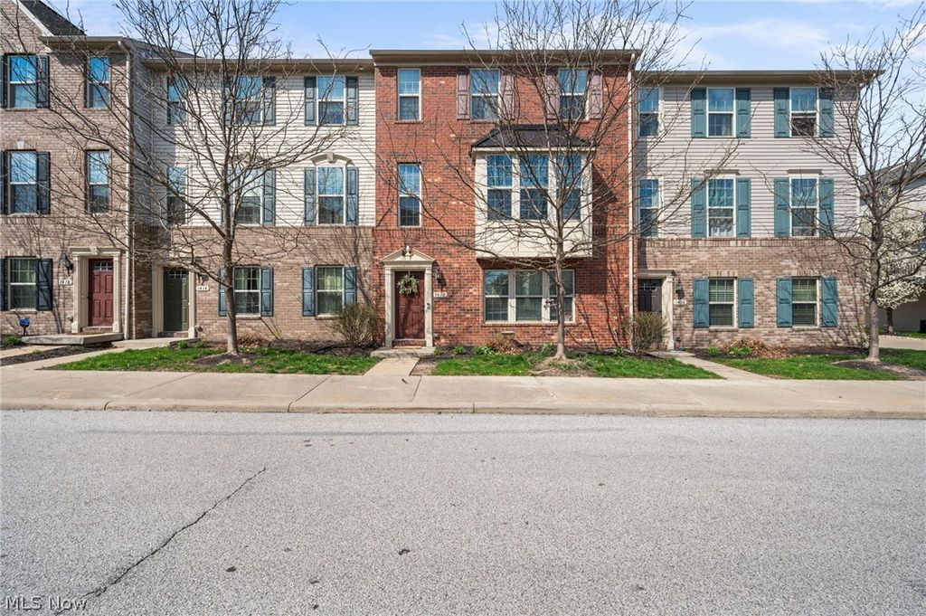 Photo of 1410 Hopkins Avenue, Lakewood, OH 44107 (MLS # 5200382)