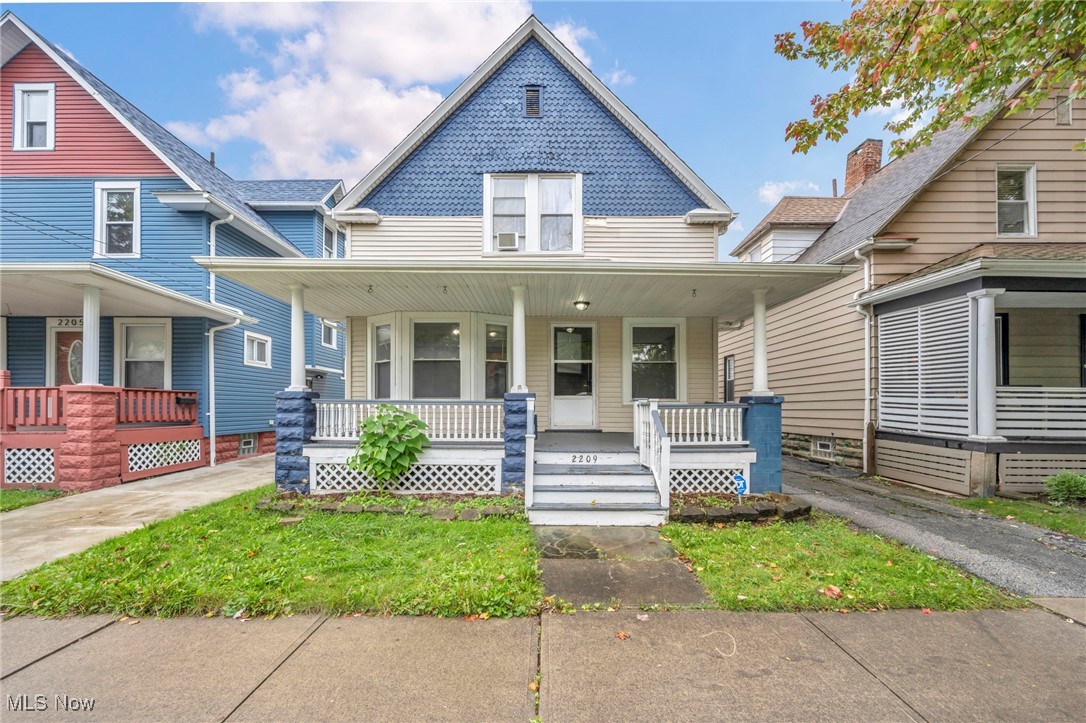 Fantastic Investor opportunity to own an Ohio City 2-unit home. Live in one unit and rent the other; or rent both units at market rate.
This 4-bedroom, 2-bath duplex has hardwood floors, off street parking and all appliances in units. The upstairs unit is currently rented at
$975 per month, including utilities, providing immediate rental income. Recent repairs have been made, ensuring the property is wellmaintained and ready for the next owner to maximize its potential.
Whether you're looking to expand your portfolio or begin investing, this duplex presents a solid investment in a desirable location. Don't
miss out on this chance to generate consistent income and increase long-term value.