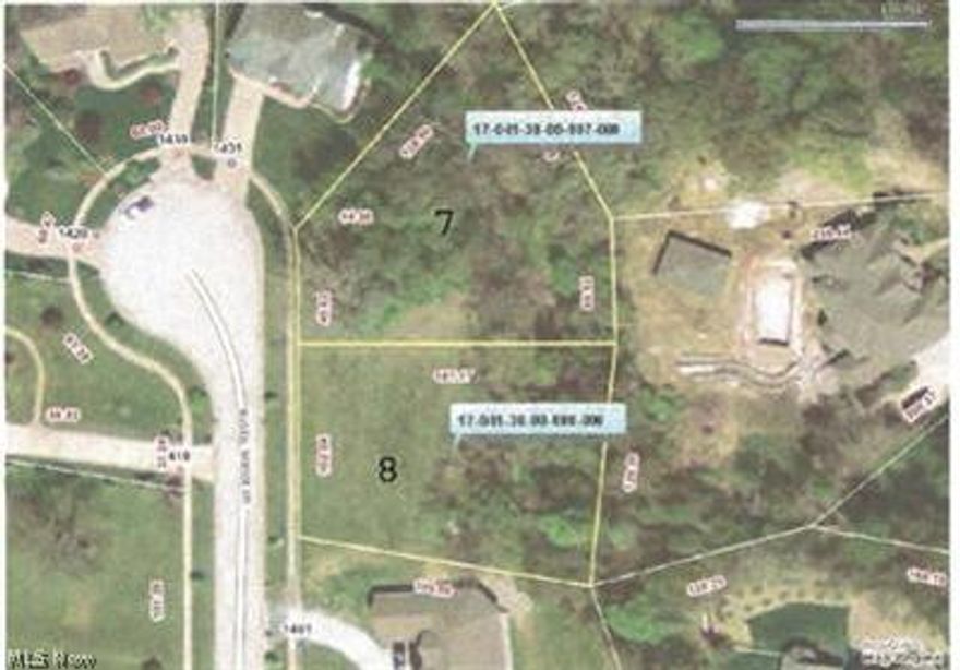 Beautiful River Bend Developmentlocated on the Cuyahoga River adjacent to the hiking and bike trail, upscale homes use your builder deed restrictions apply