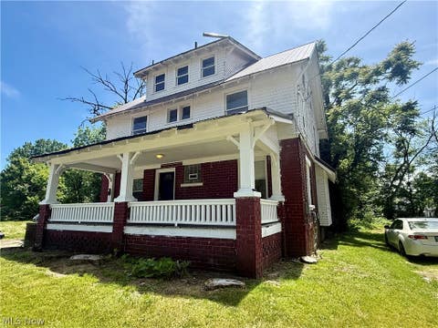 Tiny photo for 399 W Warren Avenue, Youngstown, OH 44511 (MLS # 5217137)