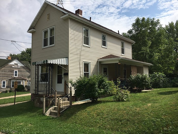 Sells on location: Friday – October 7, 2016 – 12 Noon
Partially Updated 3 Bedroom, 1 1/2 Bath, Two-Story Home TERMS ON REAL ESTATE: 10% down auction day, balance due at closing. Buyer's premium of 10% to be added to the final bid to establish the purchase price. Any desired inspections must be made prior to bidding. All information contained herein was derived from sources believed to be correct. Information is believed to be accurate but not guaranteed.