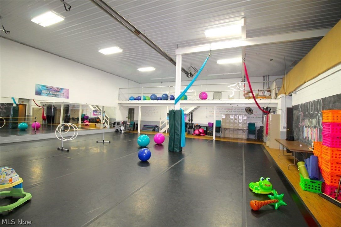 Stow - Commercial Lease