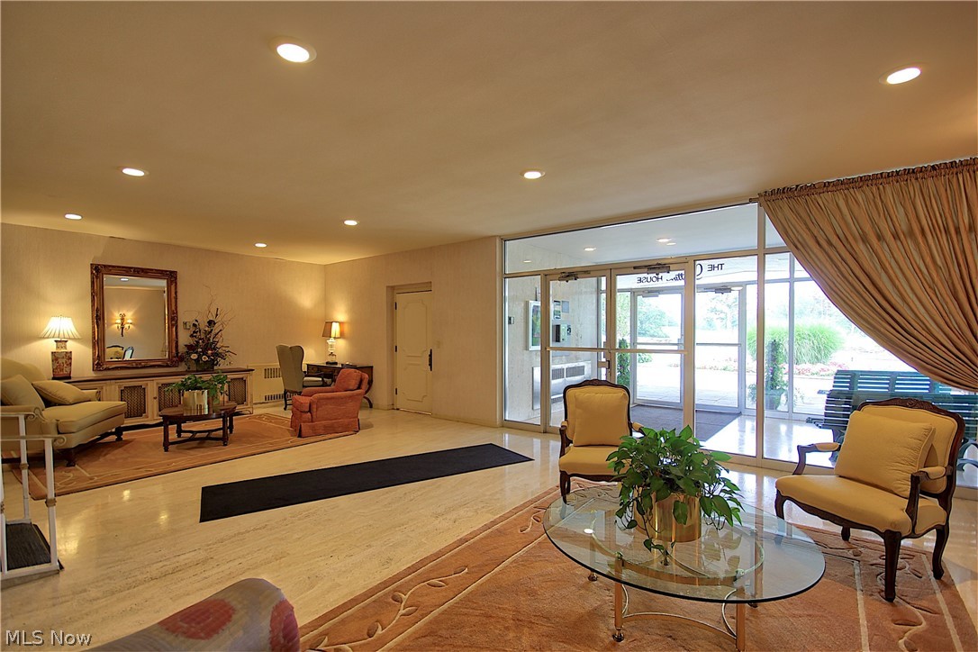 Stratton House Condo - Residential