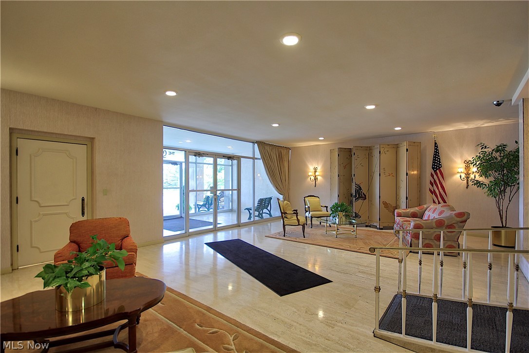 Stratton House Condo - Residential