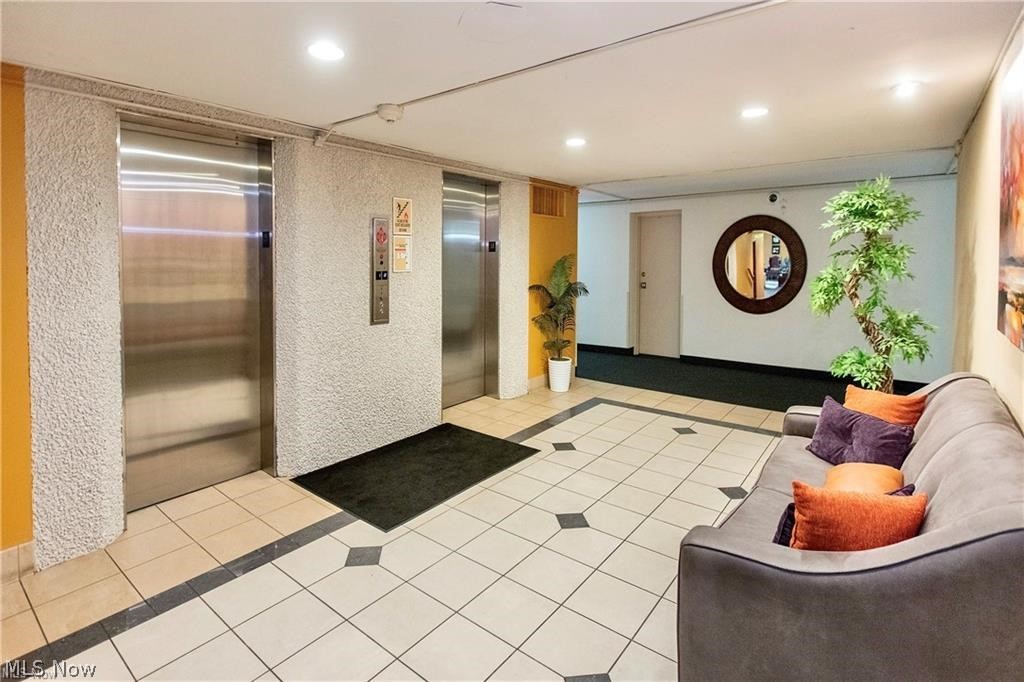 Hilroc Condo - Residential