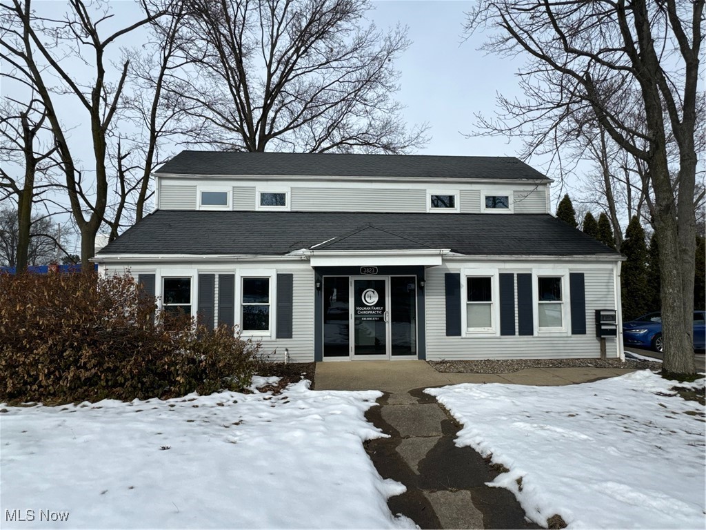 Don’t miss out on this unique chance to invest in a prime retail property with immediate income potential! This one unit retail space is located in a highly sought-after area with excellent traffic and visibility. This unit is already leased and is generating a steady rental income from a tenant who has been at this location for years. Whether you are a seasoned investor or just getting started, this property offers both the stability and chance for long term capital appreciation. Interested parties please call or email for specifics.
. Fully Leased Unit: Leased by the same tenant for years.
·        Prime Location: Situated in a bustling area with high demand, ensuring both current and future tenants will thrive.
·        Strong Income Potential: With this unit already producing revenue, you can immediately start seeing returns. Â
·        Daily Traffic Count: 9500- Stow Rd / 19000+ - Darrow Rd