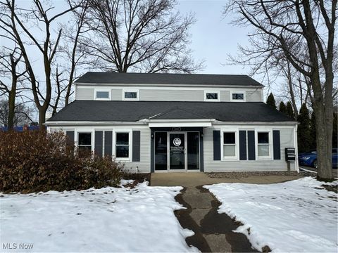 3823 Stow Stow OH 44224