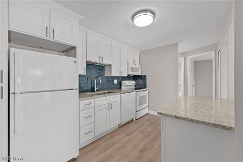 Tiny photo for 9600 Cove Drive #B6, North Royalton, OH 44133 (MLS # 5238787)