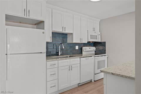 Tiny photo for 9600 Cove Drive #B6, North Royalton, OH 44133 (MLS # 5238787)
