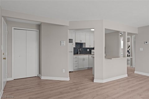 Tiny photo for 9600 Cove Drive #B6, North Royalton, OH 44133 (MLS # 5238787)