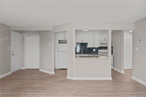 Tiny photo for 9600 Cove Drive #B6, North Royalton, OH 44133 (MLS # 5238787)