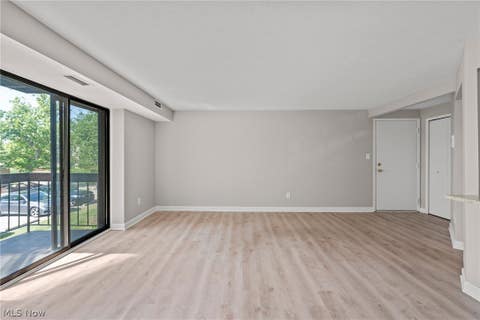 Tiny photo for 9600 Cove Drive #B6, North Royalton, OH 44133 (MLS # 5238787)