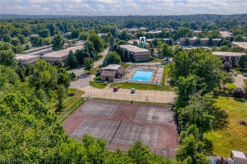 Tiny photo for 9600 Cove Drive #B6, North Royalton, OH 44133 (MLS # 5238787)