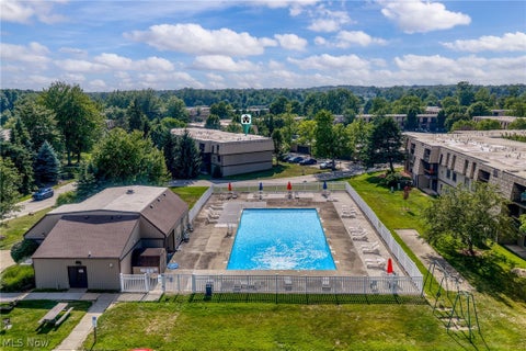 Tiny photo for 9600 Cove Drive #B6, North Royalton, OH 44133 (MLS # 5238787)