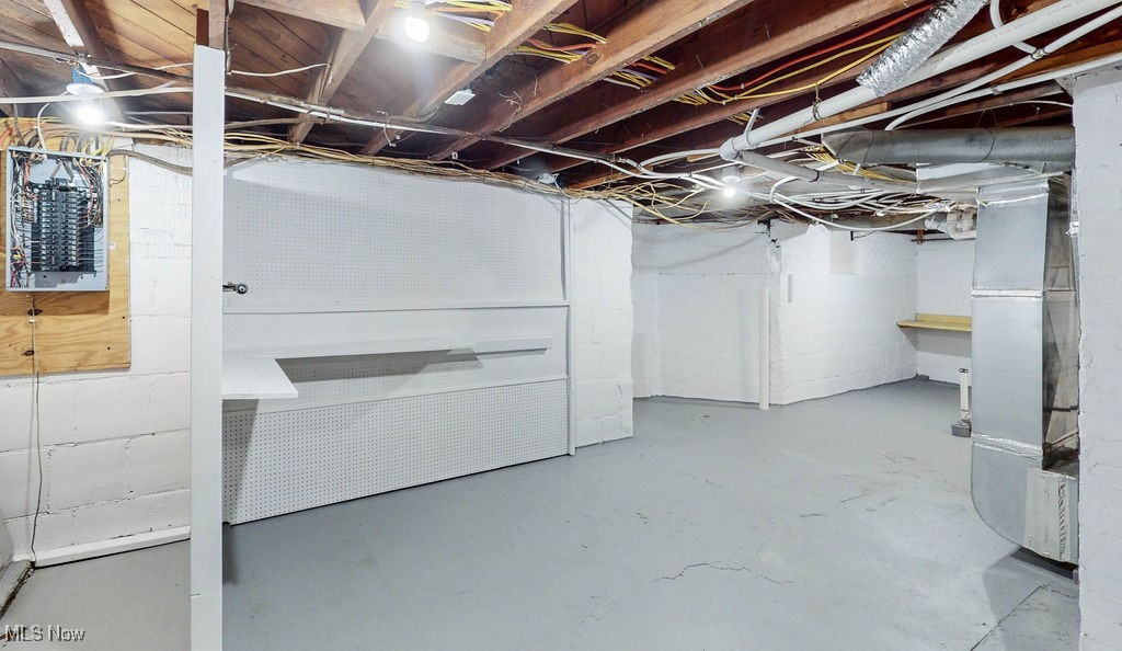 216 N Thomas Road, Tallmadge, Ohio image 34