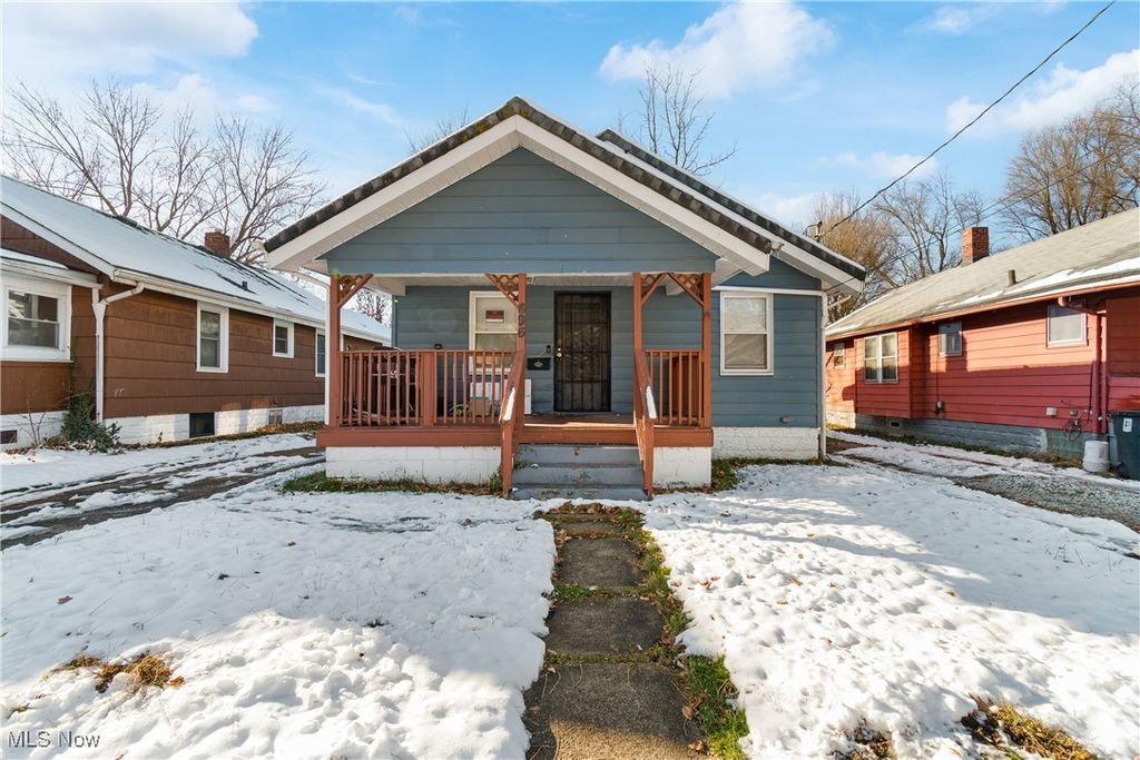Photo of 696 Merton Avenue, Akron, OH 44306 (MLS # 5174267)