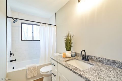 Tiny photo for 1661 Devonshire Drive, Brunswick, OH 44212 (MLS # 5190287)