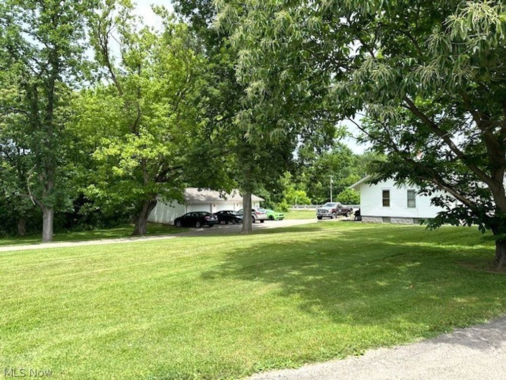 Photo of 3875 Roseville Road, Zanesville, OH 43701 (MLS # 5203010)